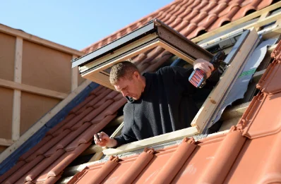 Pose de fenêtres de toit Velux aux Prés